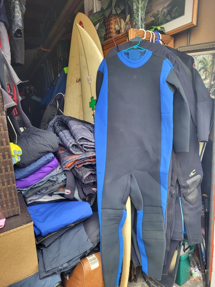 surfboards &wetsuits