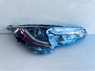 2020-2022 TOYOTA COROLLA L LE RIGHT SIDE HEADLIGHT HALOGEN W/LED OEM (506)