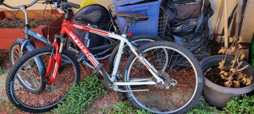 Trek 3700 Series Mountain Bike