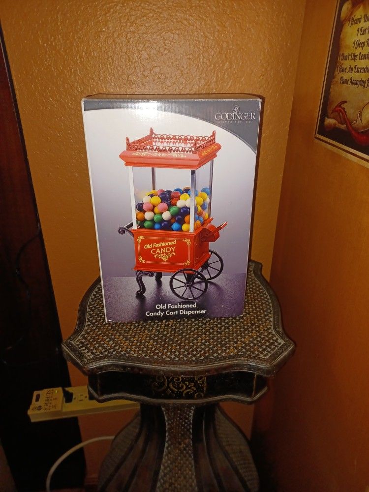 Candy Disoenser