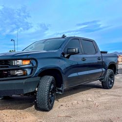 2021 Silverado Trail Boss Z71 4x4 Crew Cab – Clean Title – 104k Miles