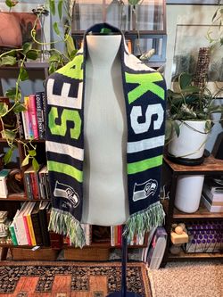 2 Seahawks Scarfs