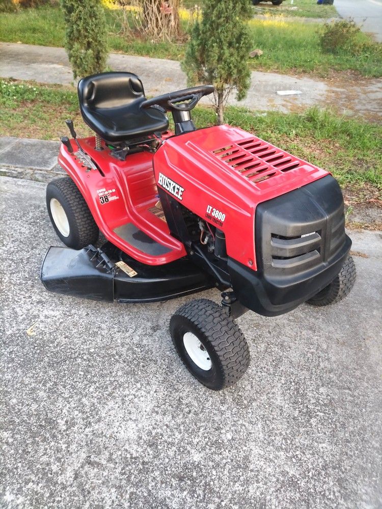 Riding Gas Lawn Mower With New Blades $830 Firm!!