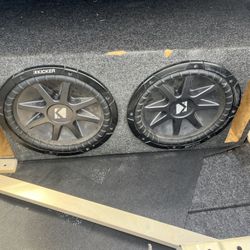 2 12” Kickers Dual 2ohm And Skar 5 Channel Amp