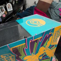 Ascended Heros Pokemon Center Etb Trade For Phantasmal Flame 