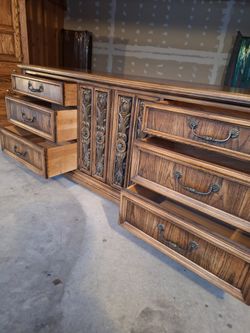 Classic Antique Buffet Come With Wheels 🛞