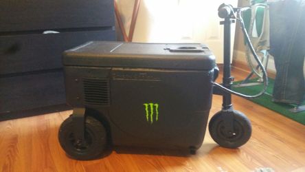 Cruzin cooler holds up an 18pack