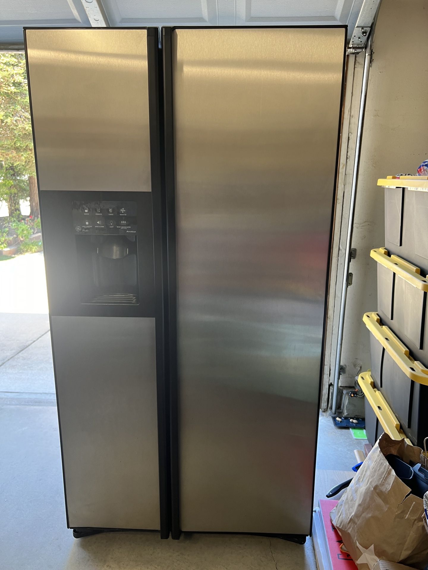 GE Refrigerator In Good Condition 