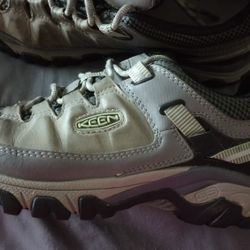 Keen Hikers 