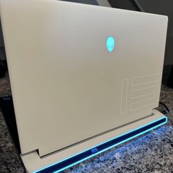 alienware laptop i17 r4