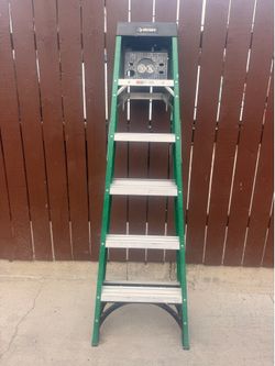 6FT FIBERGLASS LADDER