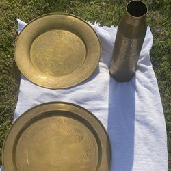 Two Vintage Plates and Vase 
