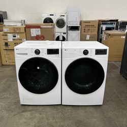 CLEARANCE!🔥 50% OFF - LG 4.5 Cu. Ft. Stackable Front Load Washer and electric dryer with Steam in White 