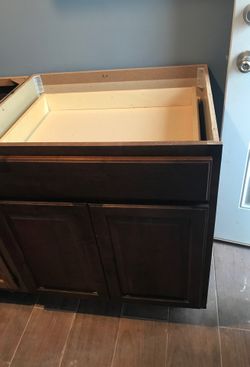 New kitchen cabnit