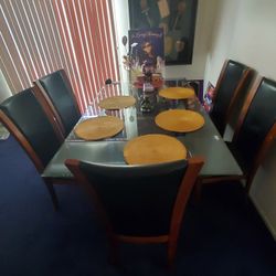 Modern Glass-Top Dining Table with 6 Chairs – Great Condition