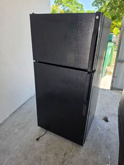 GE Refrigerator