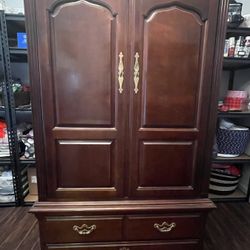 TV Bureau Cabinet