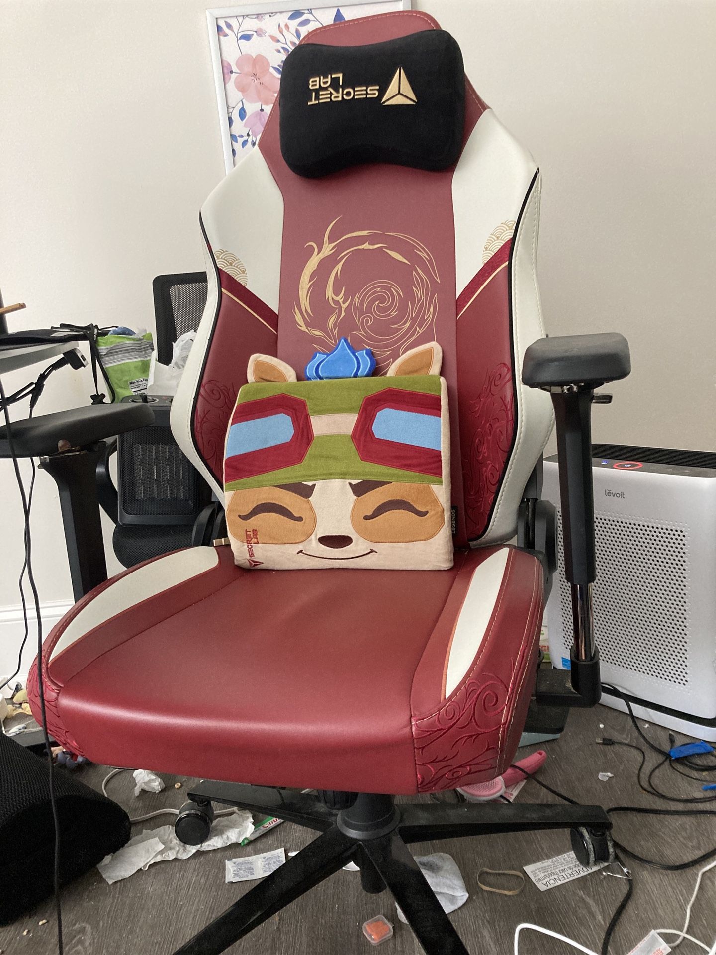 Secret lab Ahri Gaming Chair Titan Evo