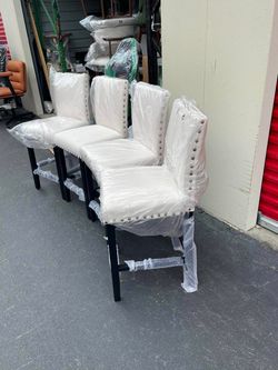 Set of 4 White Upholstered Bar Stools