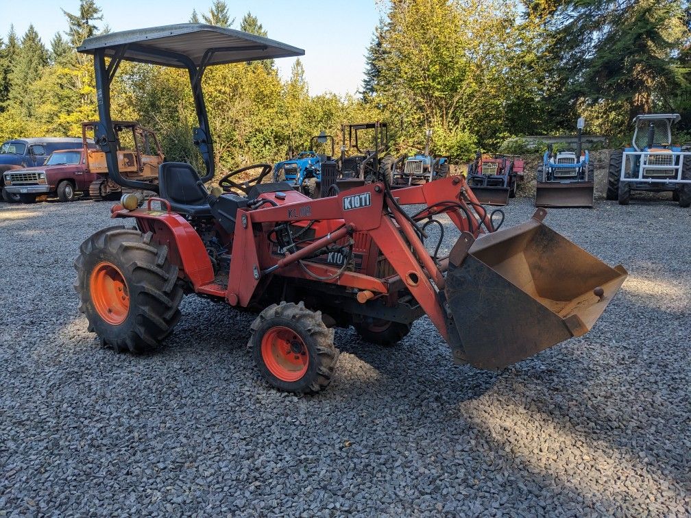 Kioti LB1914 Tractor With Loader