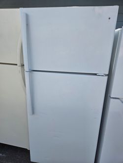 Ge Top And Bottom Refrigerator Apartment Size Warranty Financing With Snap If You Qualify Reconditioned