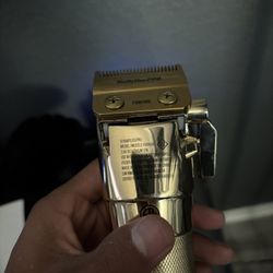 gold baby liss pro clipper with Two charger Ports 