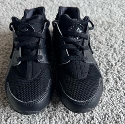 Little boys Nike size 1Y shoes