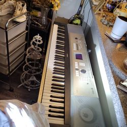 YAMAHA YPG 535 ELECTRIC PIANO 