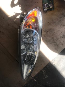 02 Toyota Camry right headlight