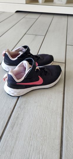 Girl shoes