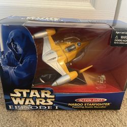 Star Wars collection Bundle - Naboo Starfighter, CommTech Reader, Carded 4-LOM & Figures