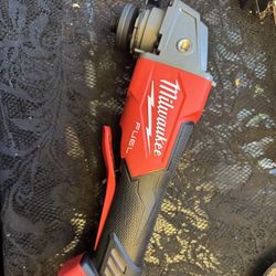 Milwaukee Fuel M18 Grinder 
