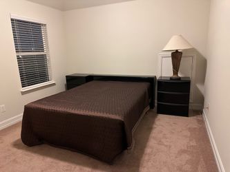 Queen Bedroom w/ 2 nightstands