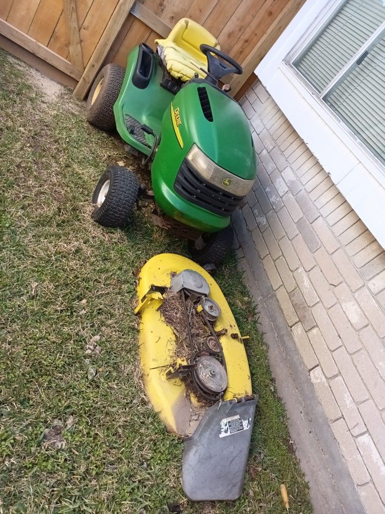 John Deere Riding Lawn Mower
