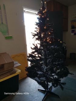 As is 6.5 ft. BLACK Christmas tree - Turlock