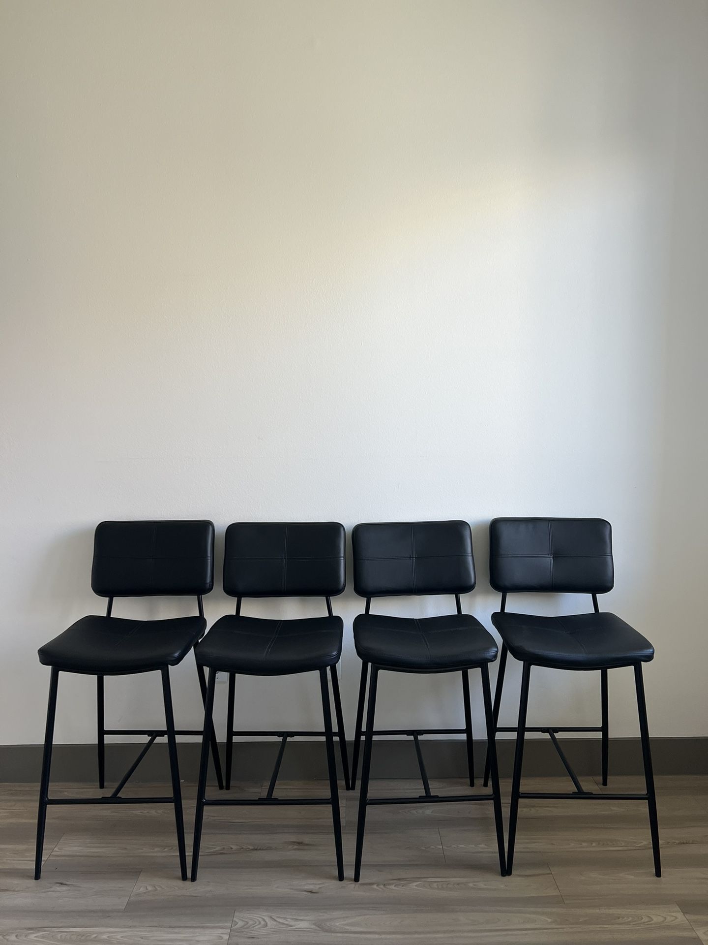 Set Of 4 Black Modern Bar Stool Chairs