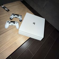 PS4 Pro Glacier White 1TB