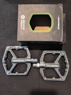 Rock Bros. MTB pedals.