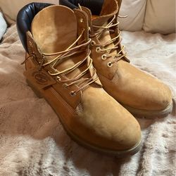 Men Size 10.5 Timberlands