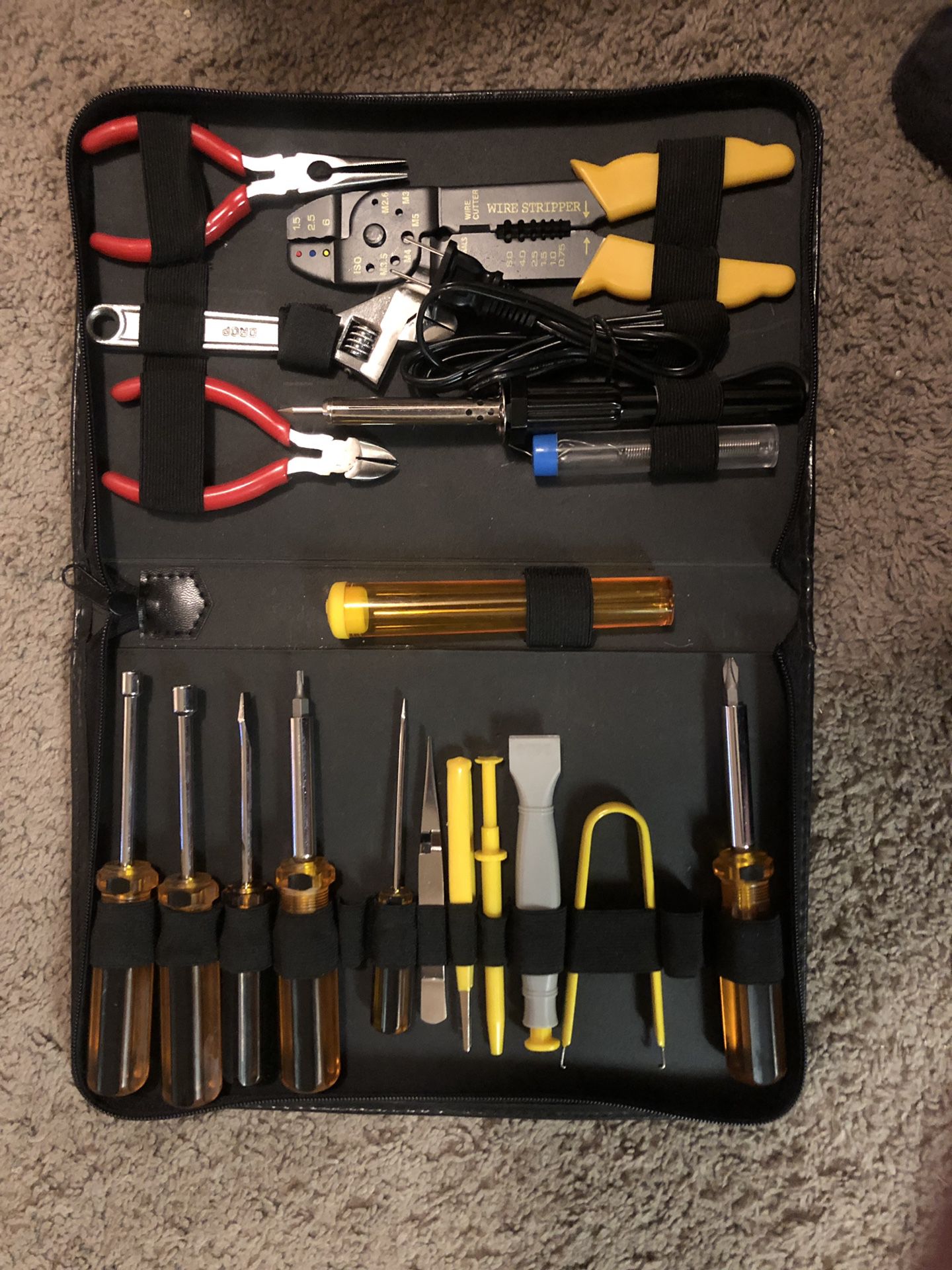 Electronics Repair Tool Set, With Soldering Iron and Carrying Case, Never Used. We Can Meet At New Dunkin Donuts 802 Conowingo Road Bel Air, MD 21014