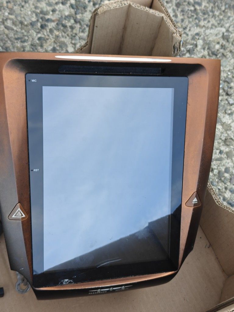 Tesla-style Aftermarket Vertical Touchscreen Head Unit