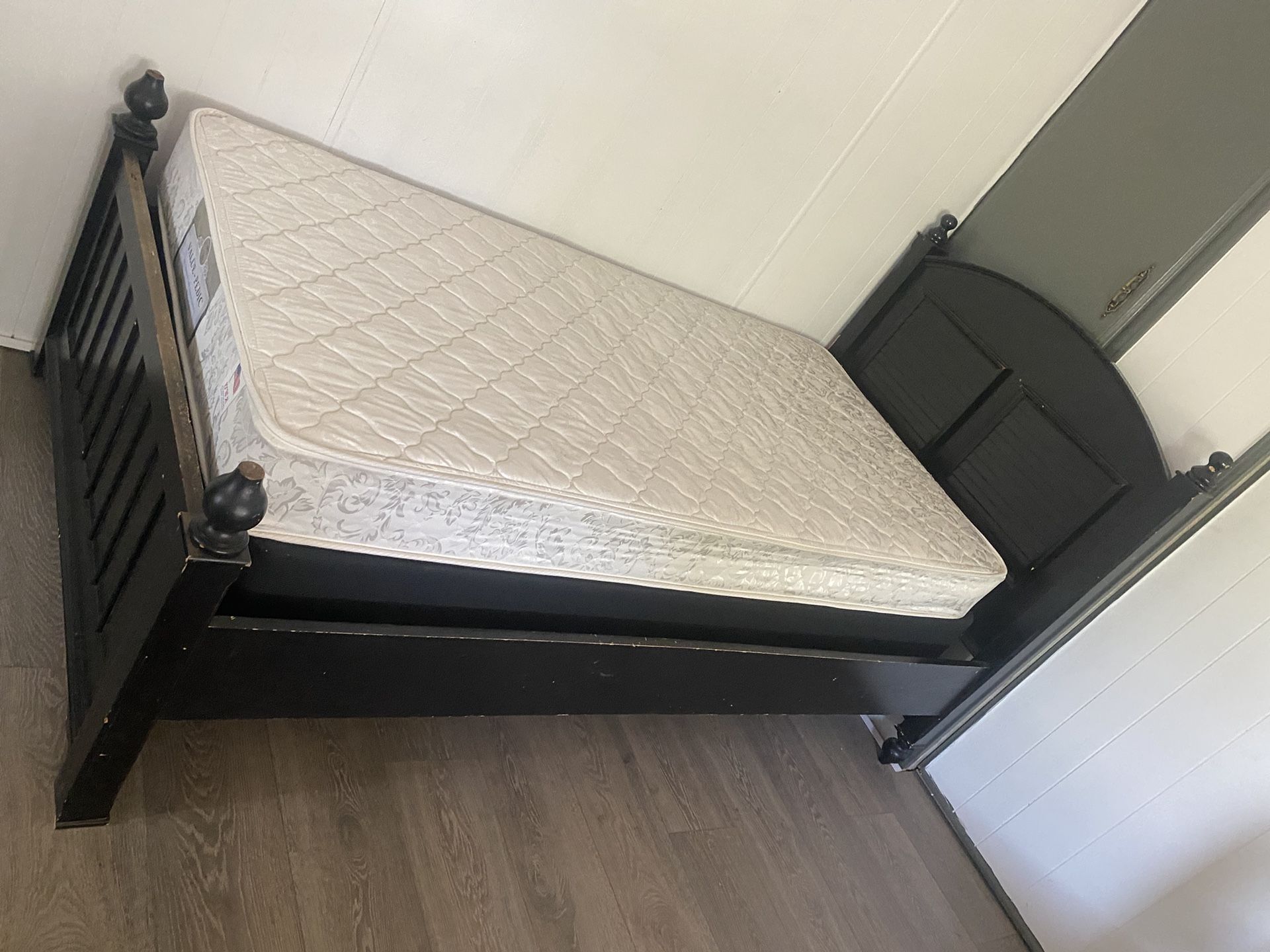 Twin Bed