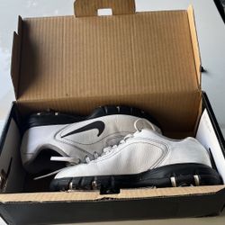 Nike Youth Golf Shoes (Size 6) & Complete Cleat Replacement Kit
