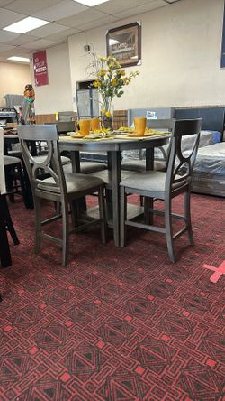 5pc Gray Round Dinette Set