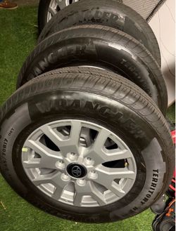 Toyota rims with tires