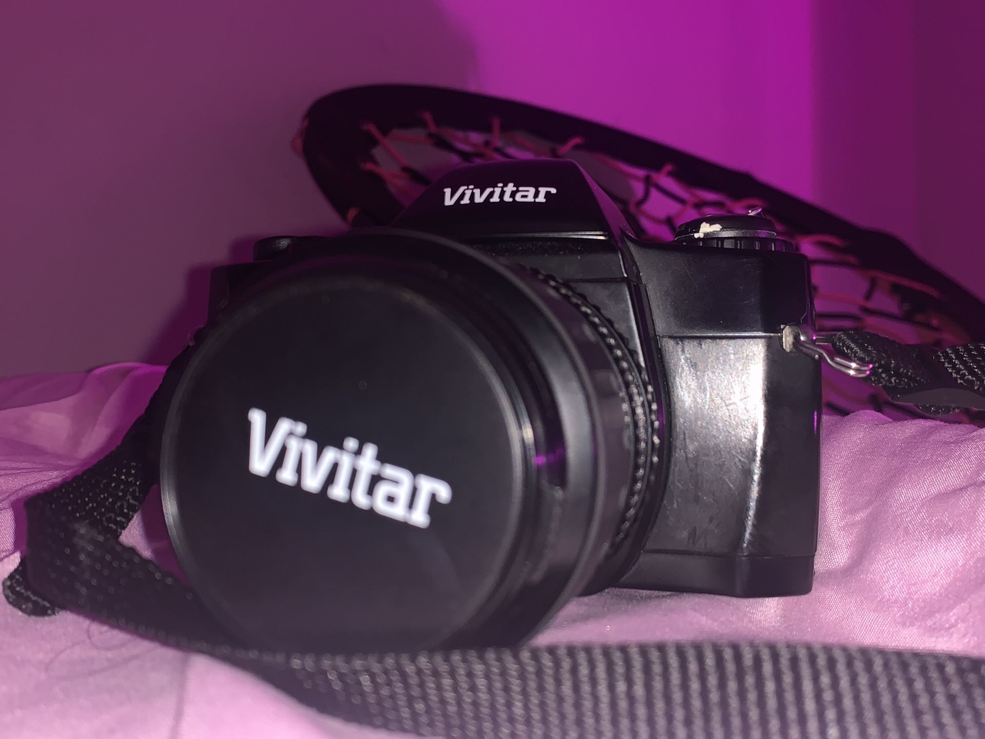 Vivitar film camera v2000