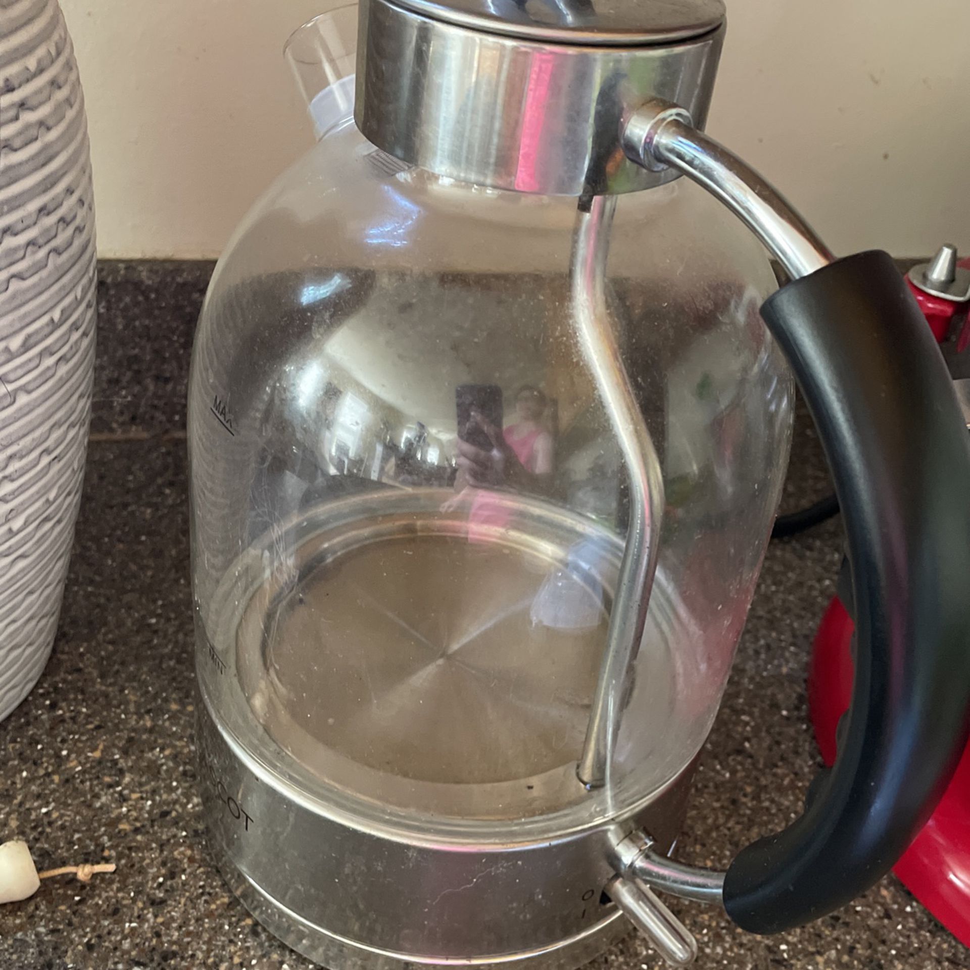 Hot water kettle