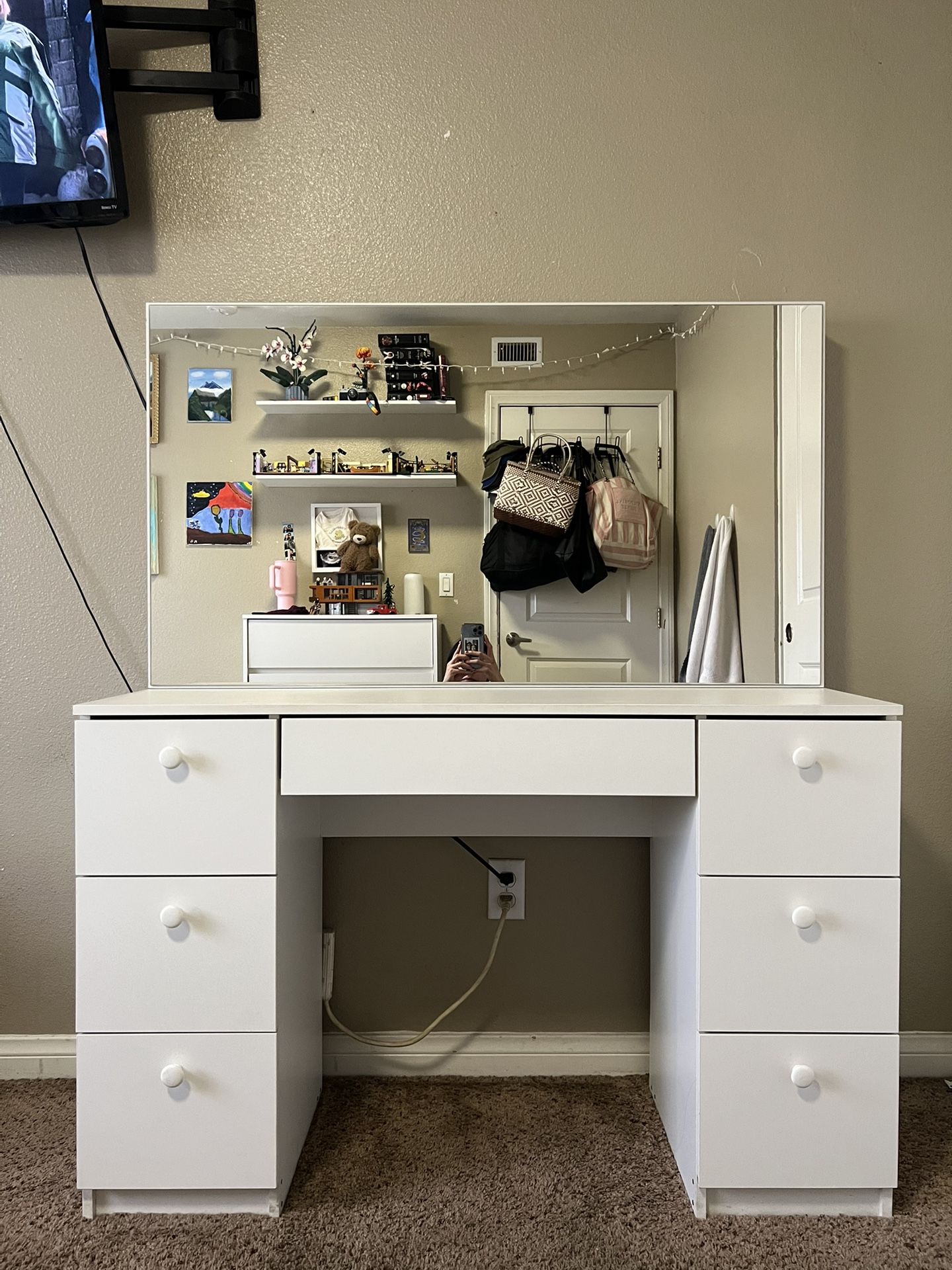 Makeup Vanity With Mirror