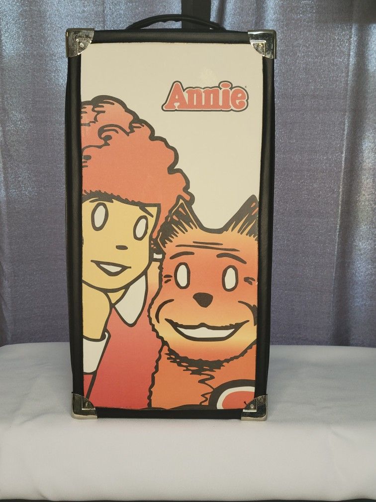 Annie Toy Dress Closet