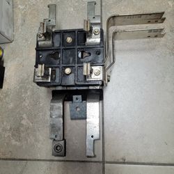 200 Amp Meter Socket. Challenger